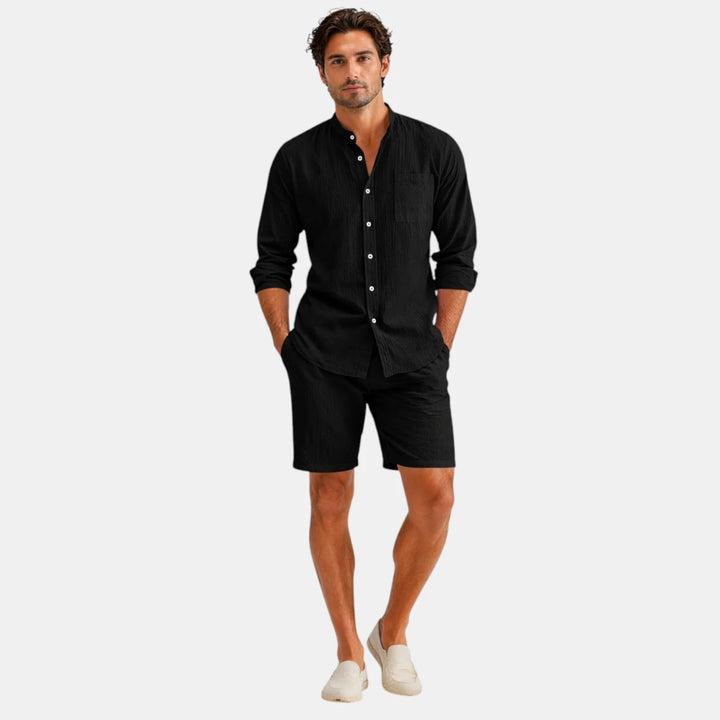 Relaxed fit men's shirt and shorts set in woven textured fabric with chest pocket