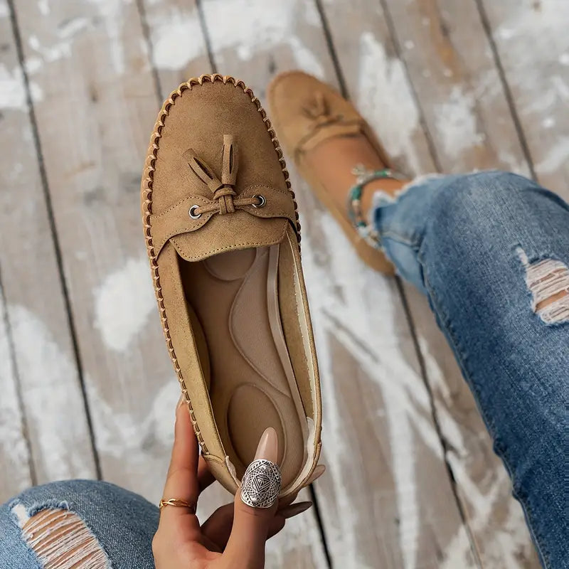 Women's orthopedic loafers in relaxed fit with decorative bow and supportive construction